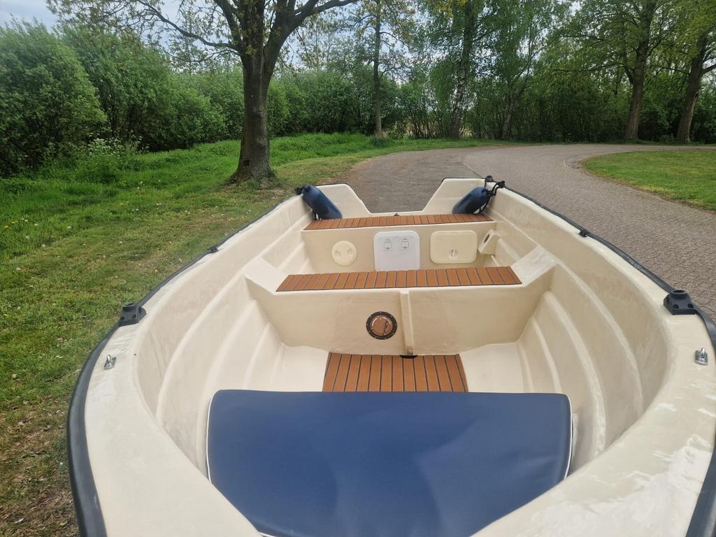 SUPER MOOIE, RUIME polyester boot!, Watersport en Boten, Ophalen, Gebruikt, 3 tot 6 meter, Polyester