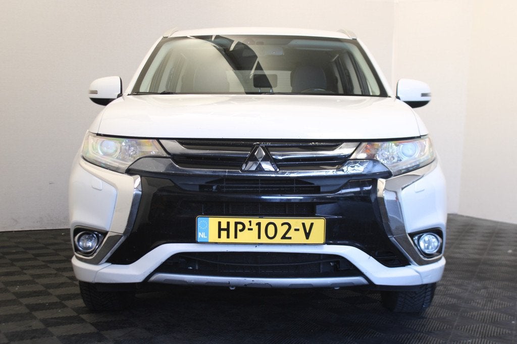 Mitsubishi Outlander 2.0 PHEV Business Edition |Navi|Camera|, Auto's, Mitsubishi, 1998 cc, 4 cilinders, 1820 kg, Wit