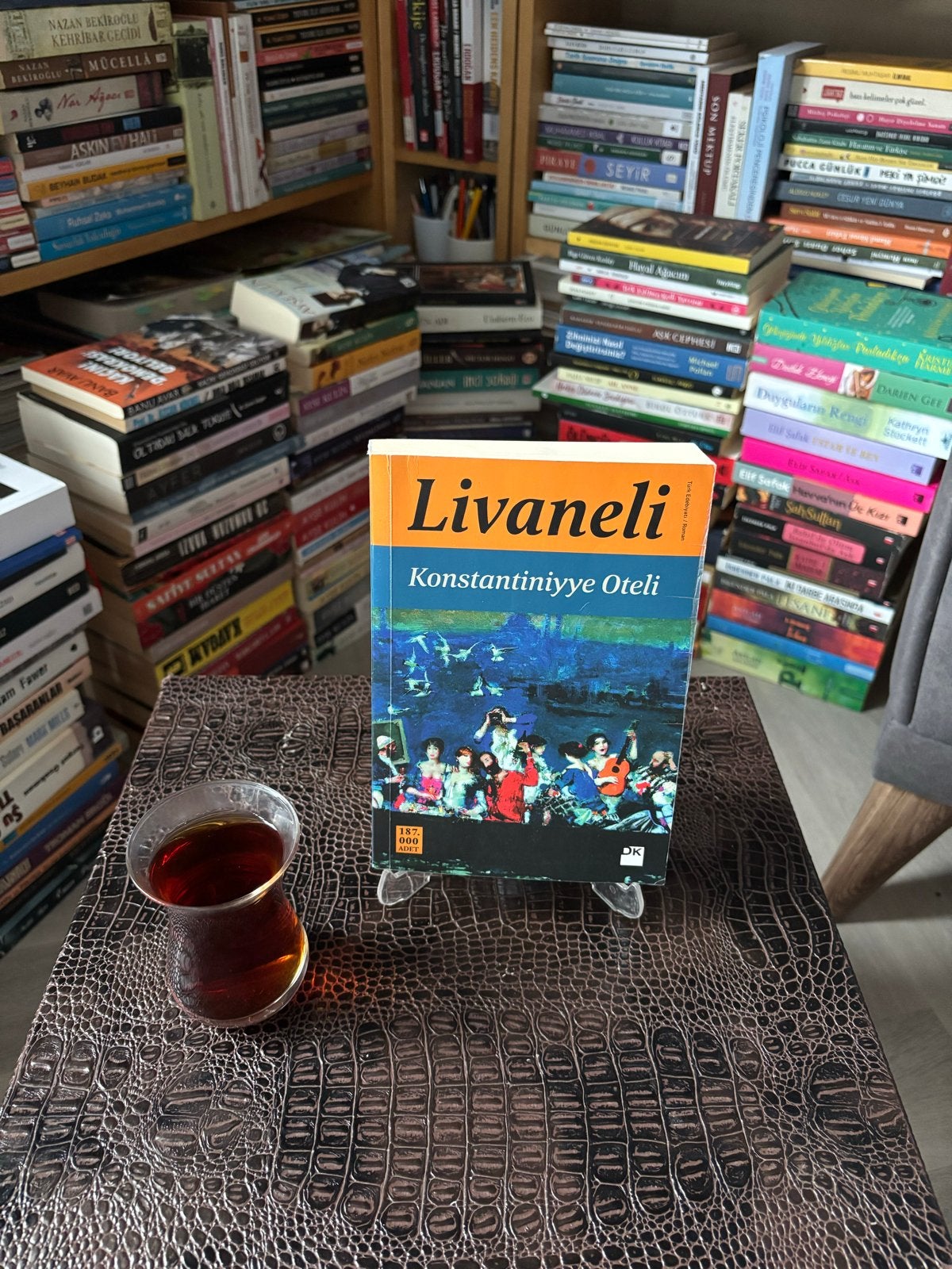 Livaneli - Konstantiniyye Oteli (Turks Boek), Ophalen of Verzenden, Gelezen, Wereld overig
