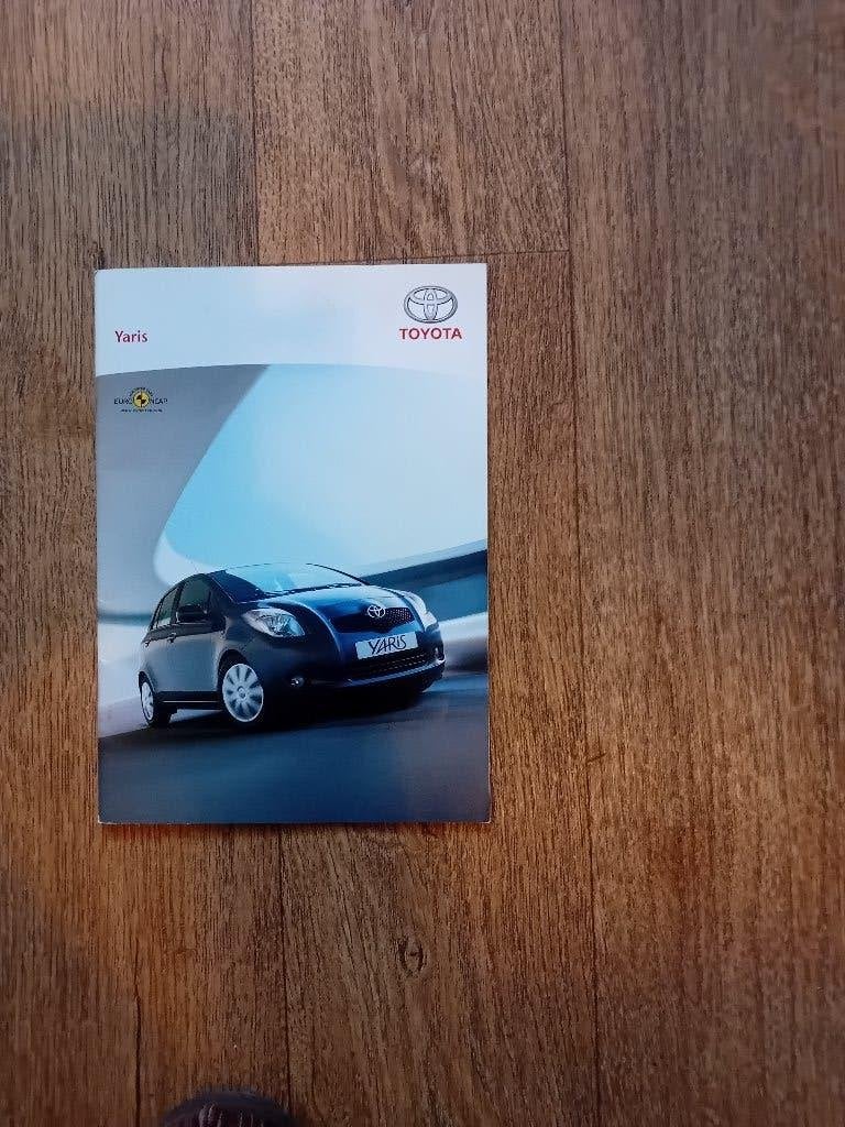 Folder - Toyota Yaris, Ophalen of Verzenden, Zo goed als nieuw, Toyota