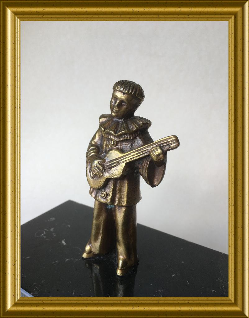 Art deco pierrot op marmer, Antiek en Kunst, Antiek | Woonaccessoires, Ophalen of Verzenden