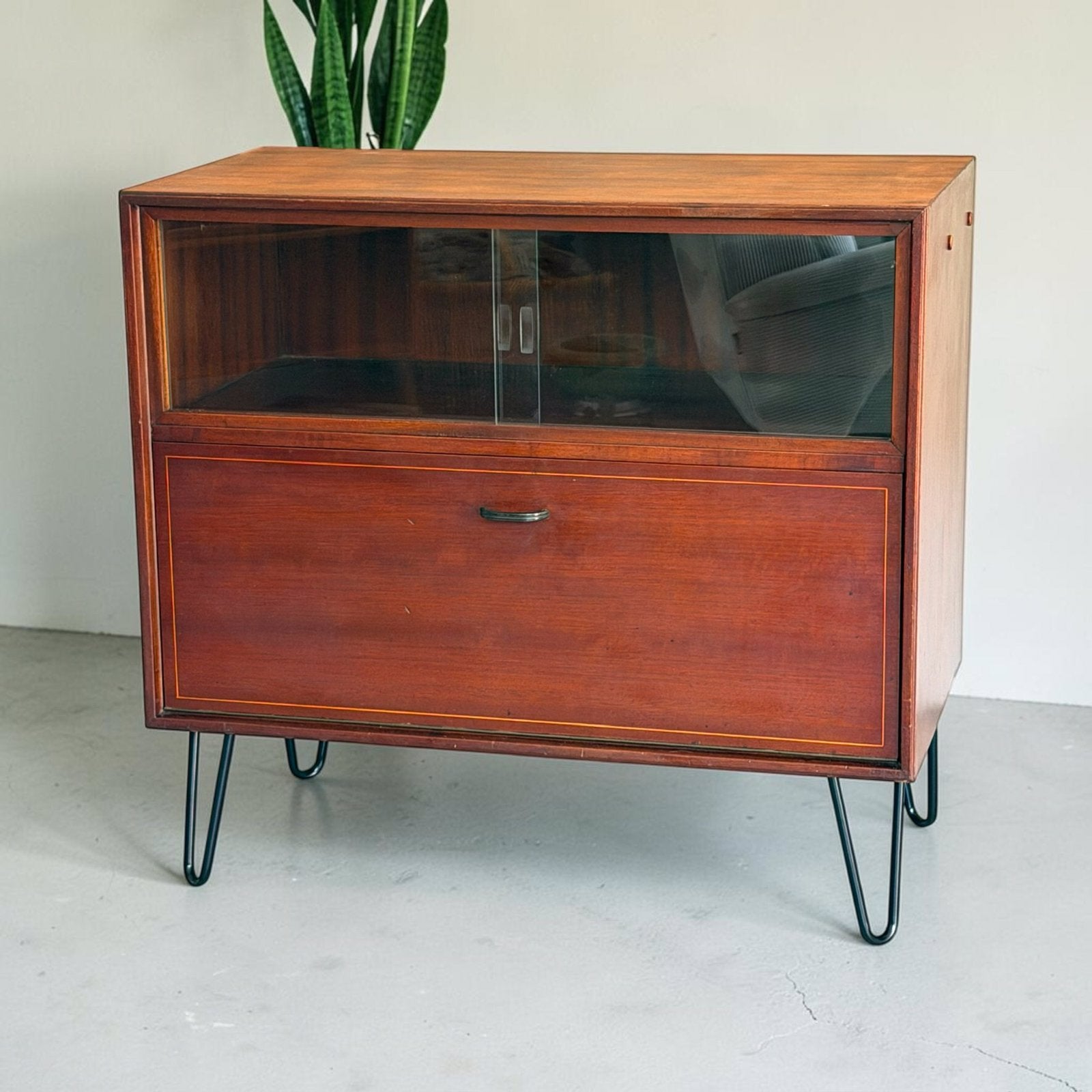 Foto 4 van Vintage Formule Kempkes dressoir | Multi Lux | wandkast