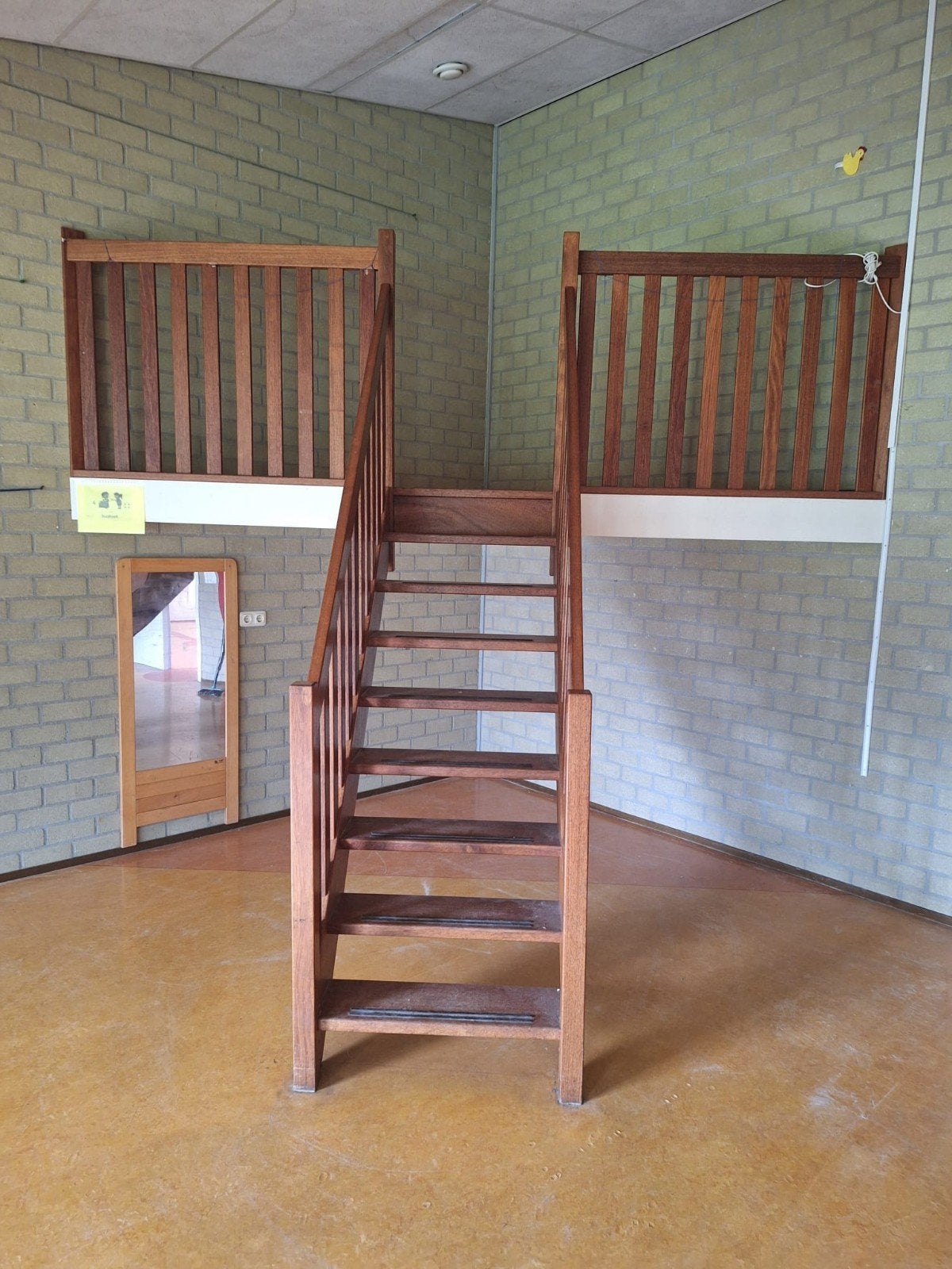 3 stuks Trap met bordes (gebruikt voor kinderspeelzoldertje), Ophalen, Gebruikt
