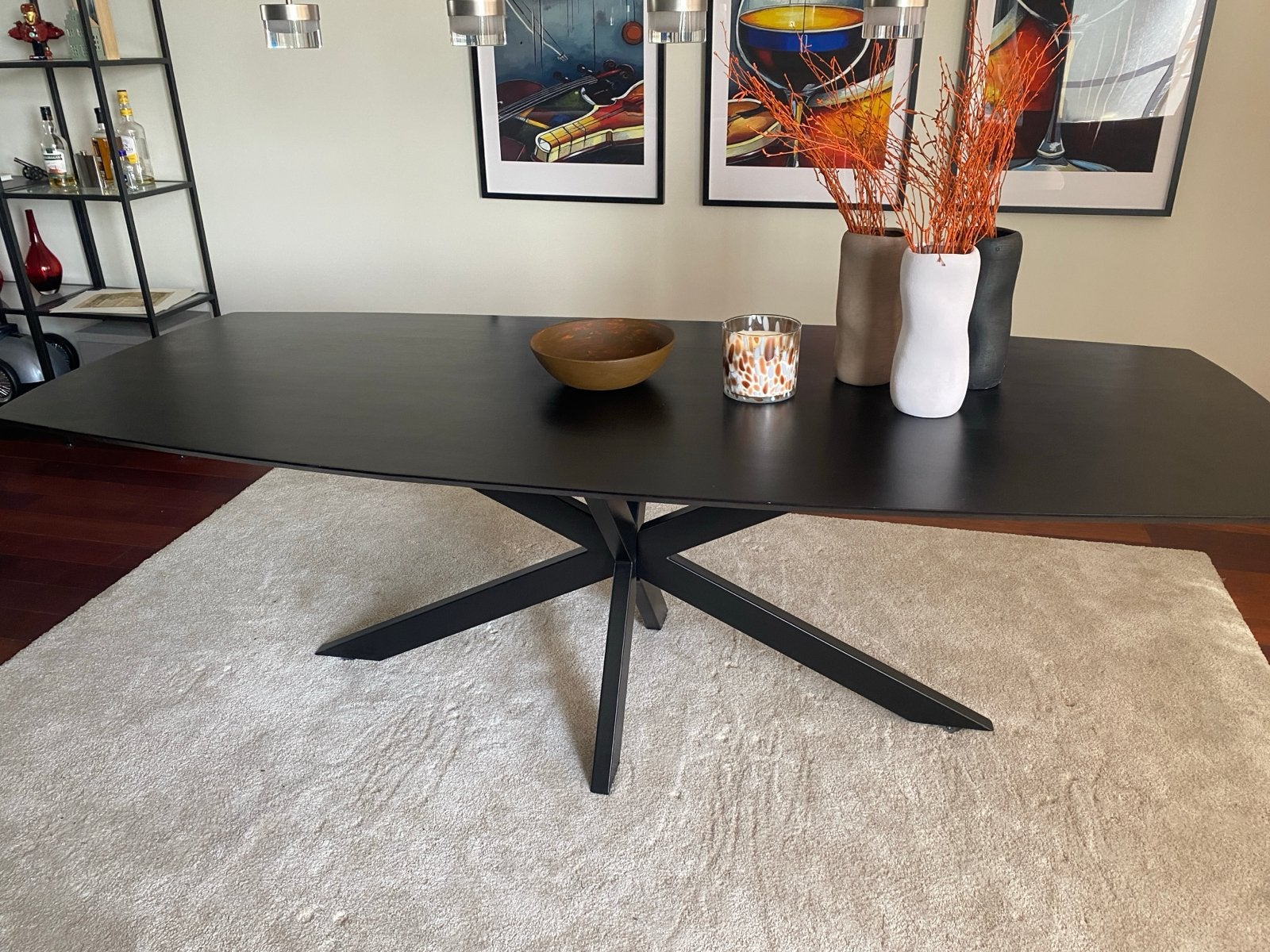 Moderne Deense zwarte eettafel met zwarte metalen spinpoten, Ophalen, 100 tot 150 cm, Zo goed als nieuw, Vier personen