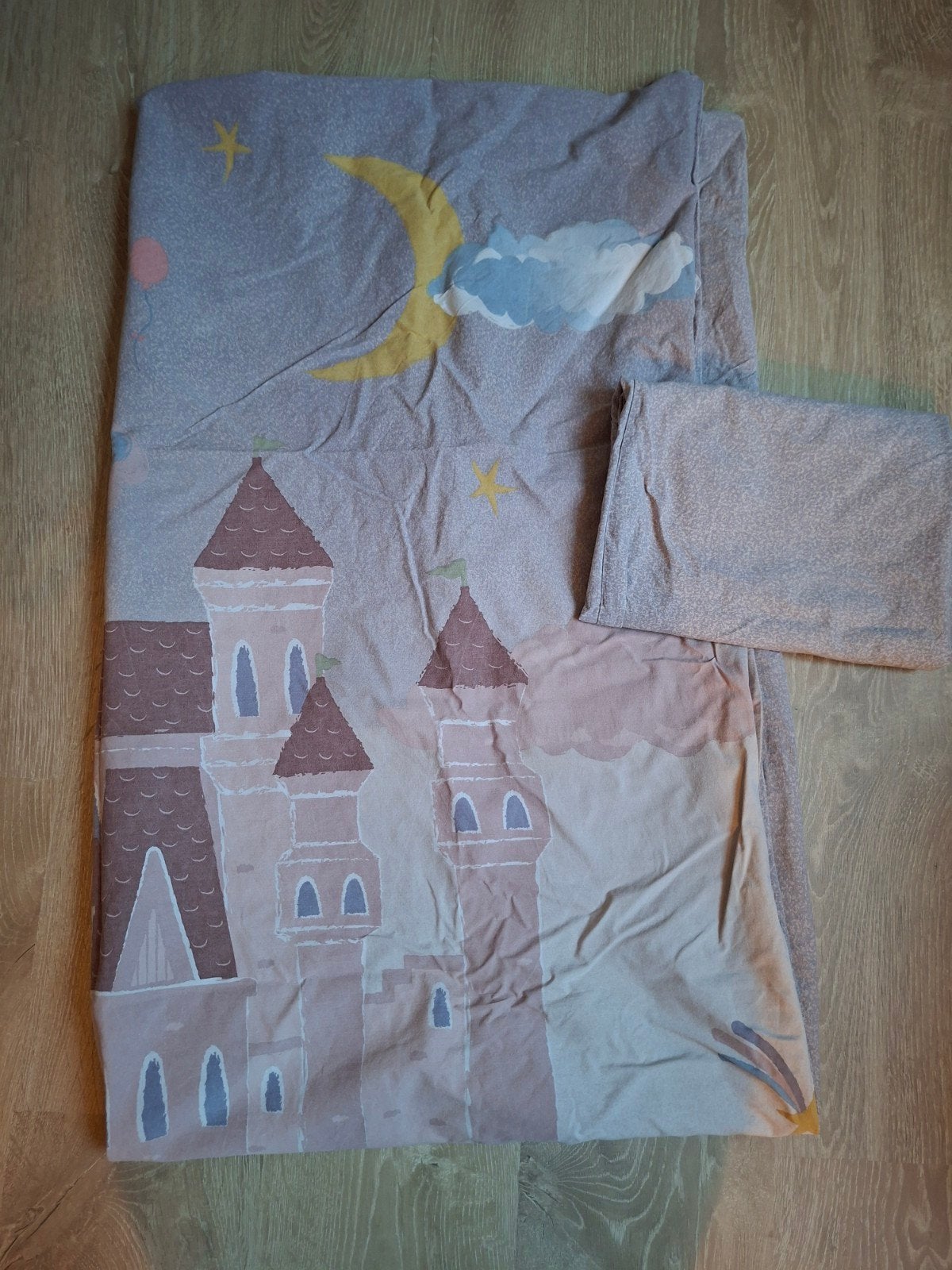 2 peuterdekbedden (winter/zomer) met 2 overtrekken 120x150cm, Ophalen, Gebruikt, Meisje, Peuterbed