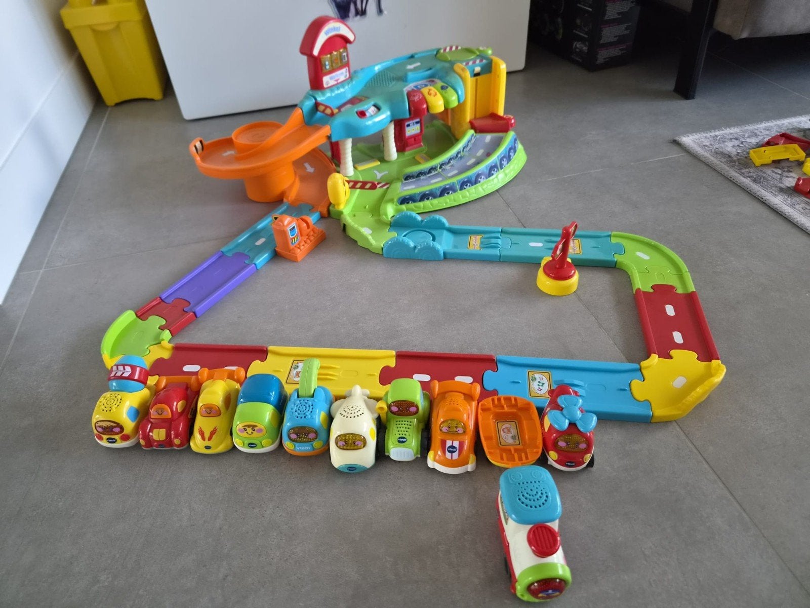 VTech Toet Toet garage met 10 Auto's en Extra Baandel, Ophalen, Gebruikt