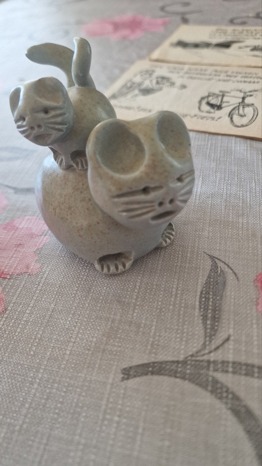 Gestileerde kattenbeeldje jaren '70 - Het Egeltje handwerk+g, Antiek en Kunst, Ophalen of Verzenden