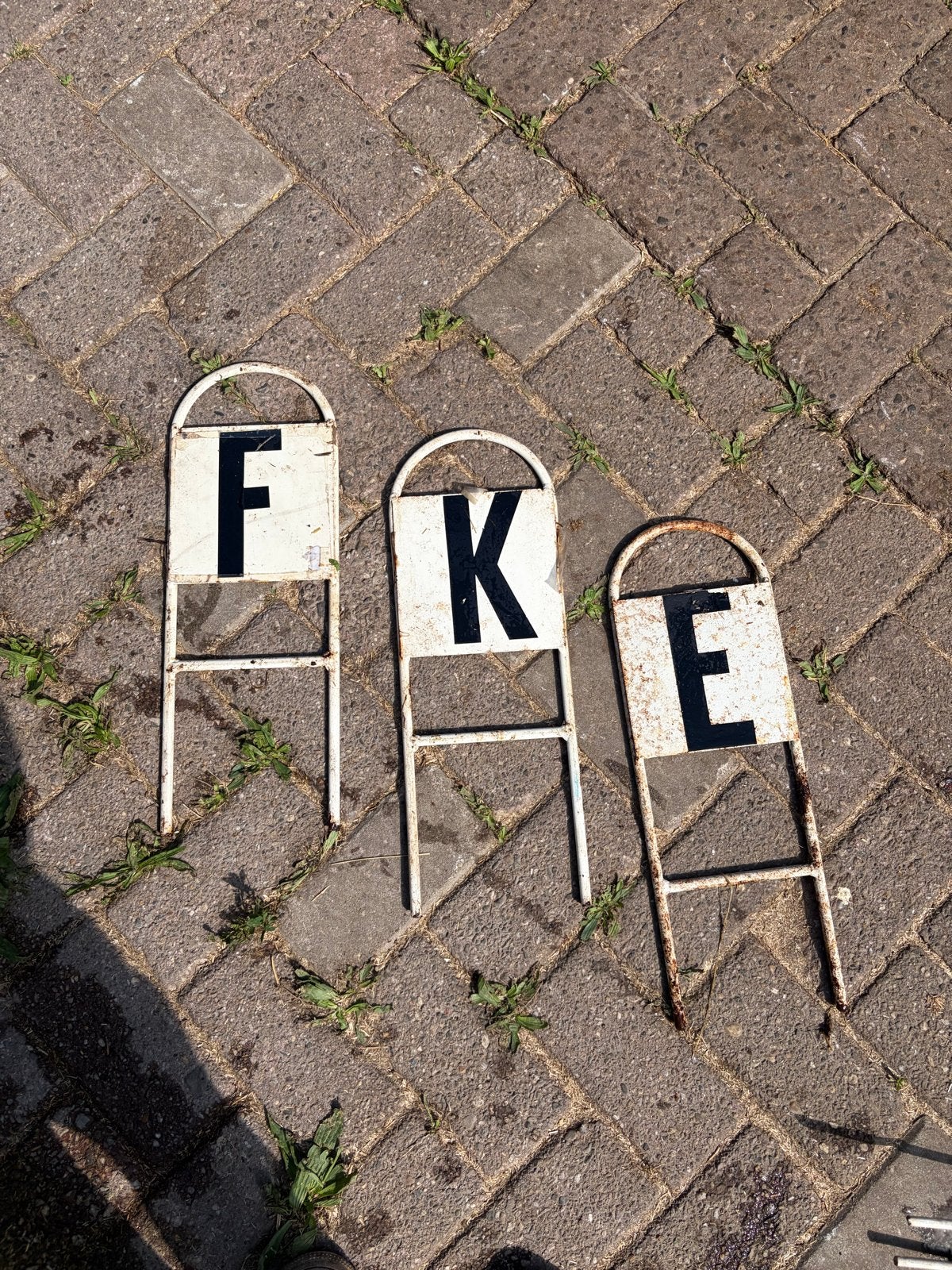 Bakletters, Verzenden