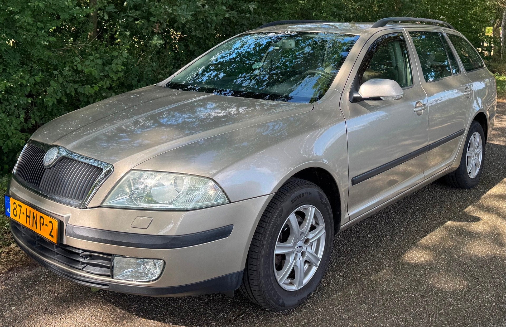 Skoda Octavia Combi 2.0 FSI Ambiente AIRCO CRUISE APK 10-05-, Auto's, Skoda, Voorwielaandrijving, Gebruikt, Zwart, 4 cilinders