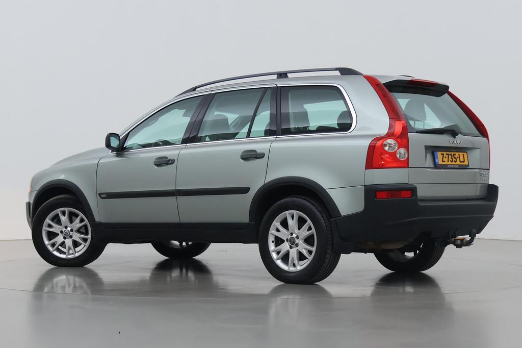 Volvo XC90 2.4 D5 AWD | 7P | Automaat | Trekhaak | Leder | N, Auto's, Stof, Gebruikt, 255 €/maand, 7 stoelen