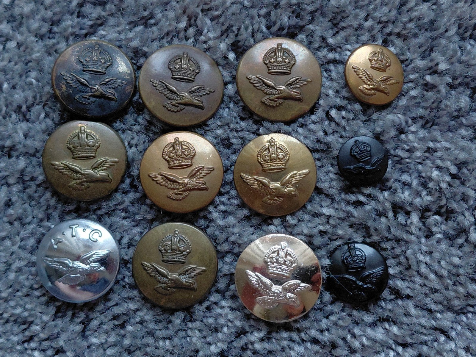 12x RAF/RCAF/RAAF uniform Knopen - Royal Air Force, Ophalen of Verzenden, Luchtmacht, Engeland, Overige typen