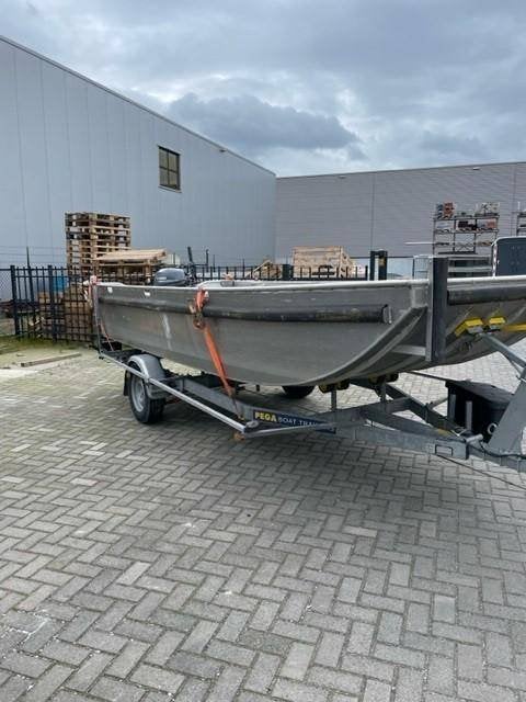 Te huur: Robuuste aluminium werkboot met buitenboordmotor, Ophalen, Zo goed als nieuw, Onderhoud en Reparatie