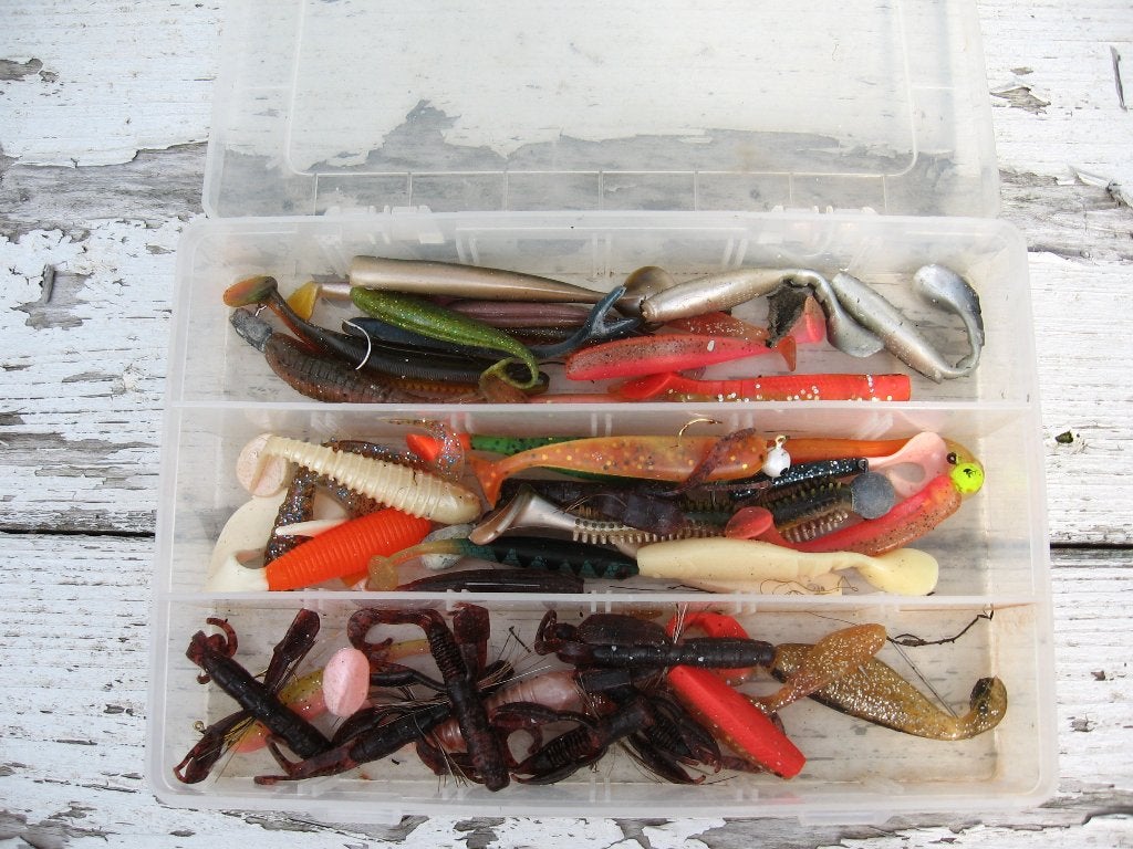 Aasbox met twisters / shadjes / div. kleuren / loodkopjes, Ophalen of Verzenden, Zo goed als nieuw, Complete set
