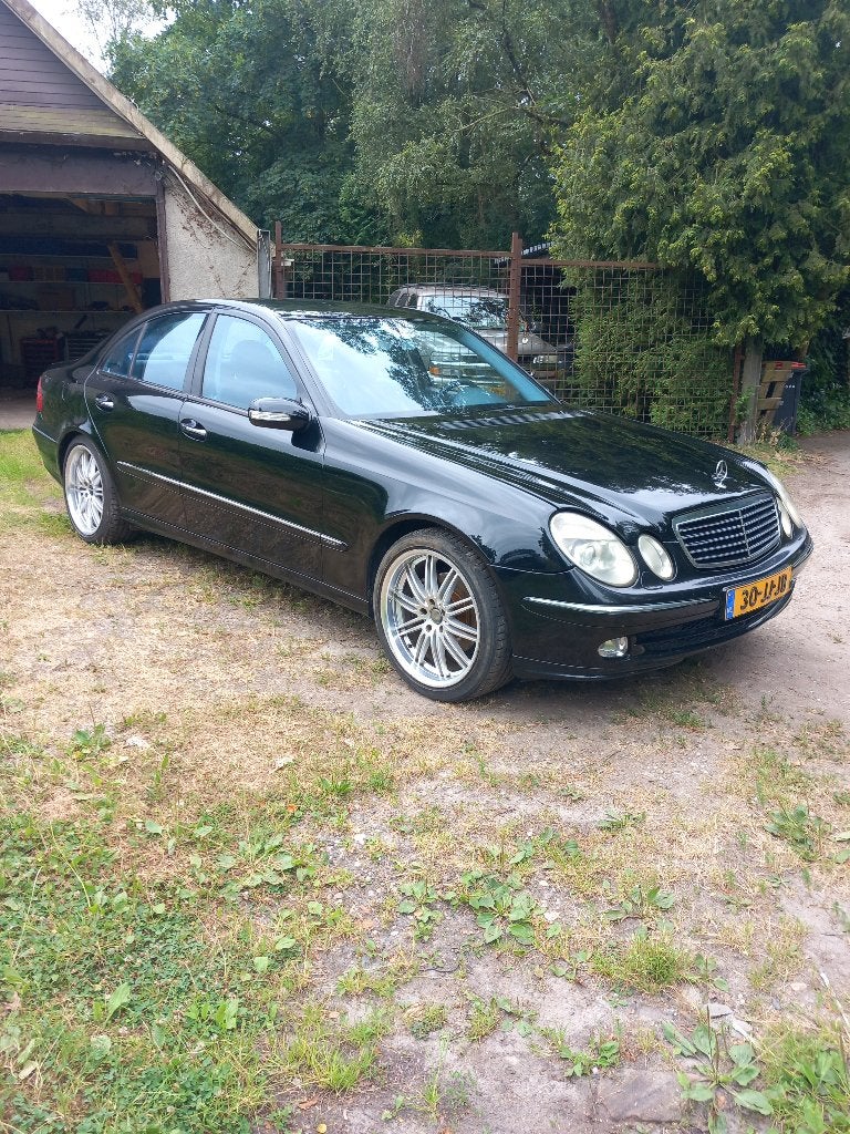 Mercedes-Benz E-Klasse 3.2 E320 Sedan AUT 2002 Zwart, Automaat, Achterwielaandrijving, Zwart, Navigatiesysteem