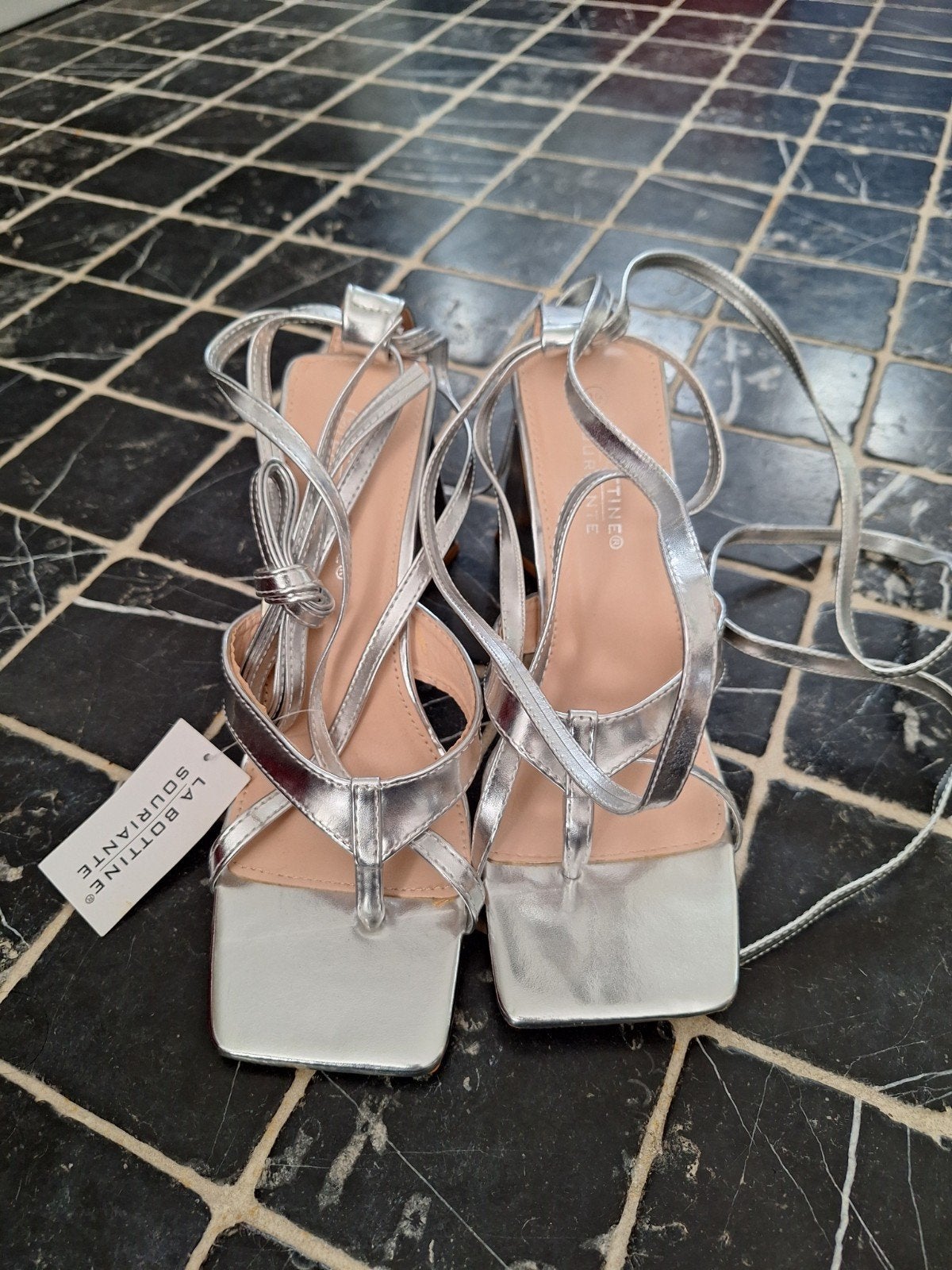 Zilverkleurige sandalen met blokhak - Maat 39, Ophalen of Verzenden