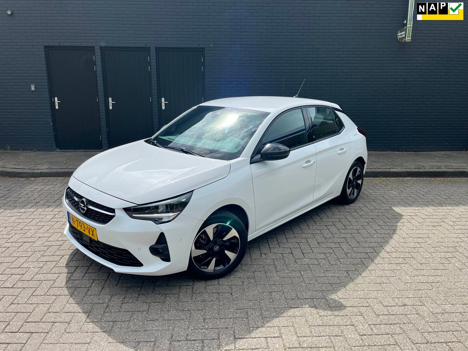Opel Corsa-e GS Line 50 kWh SOH 91,88 %, 330 km, 136 pk, Gebruikt, Wit