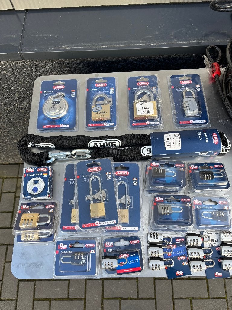 Partij met Abus sloten ( nieuw ) 91 stuks - Goedkoop, Ophalen, ABUS August Bremicker Söhne KG Altenhofer Weg 25 58300 Wetter, Info@abus.de