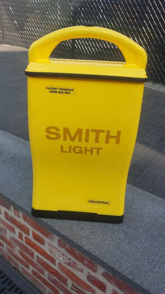 Smith Light : Stevige mobiele oplaadbare LED werklamp., Ophalen of Verzenden, Zo goed als nieuw, 50 tot 200 watt