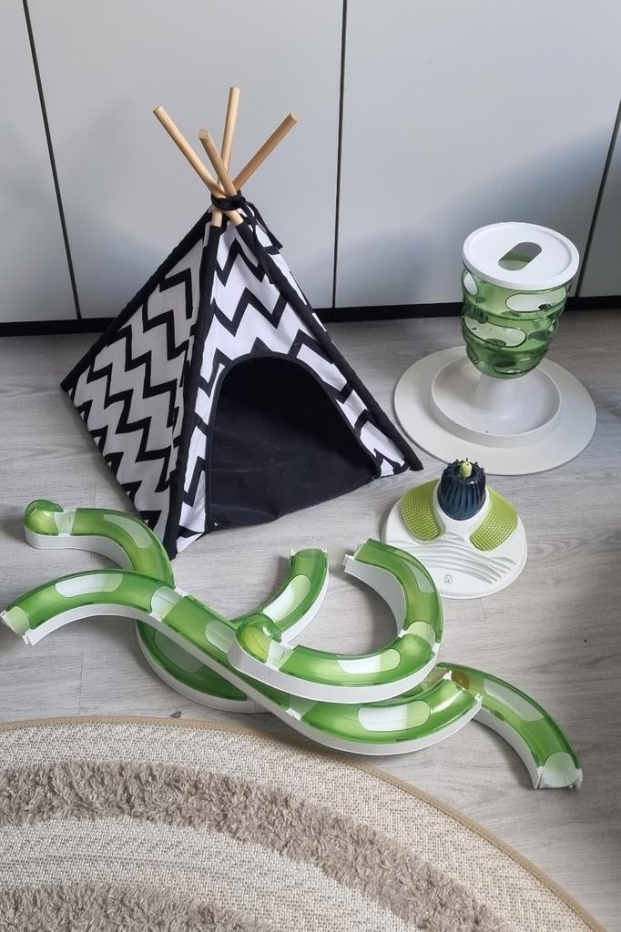 Kattenspeelgoed, Ophalen