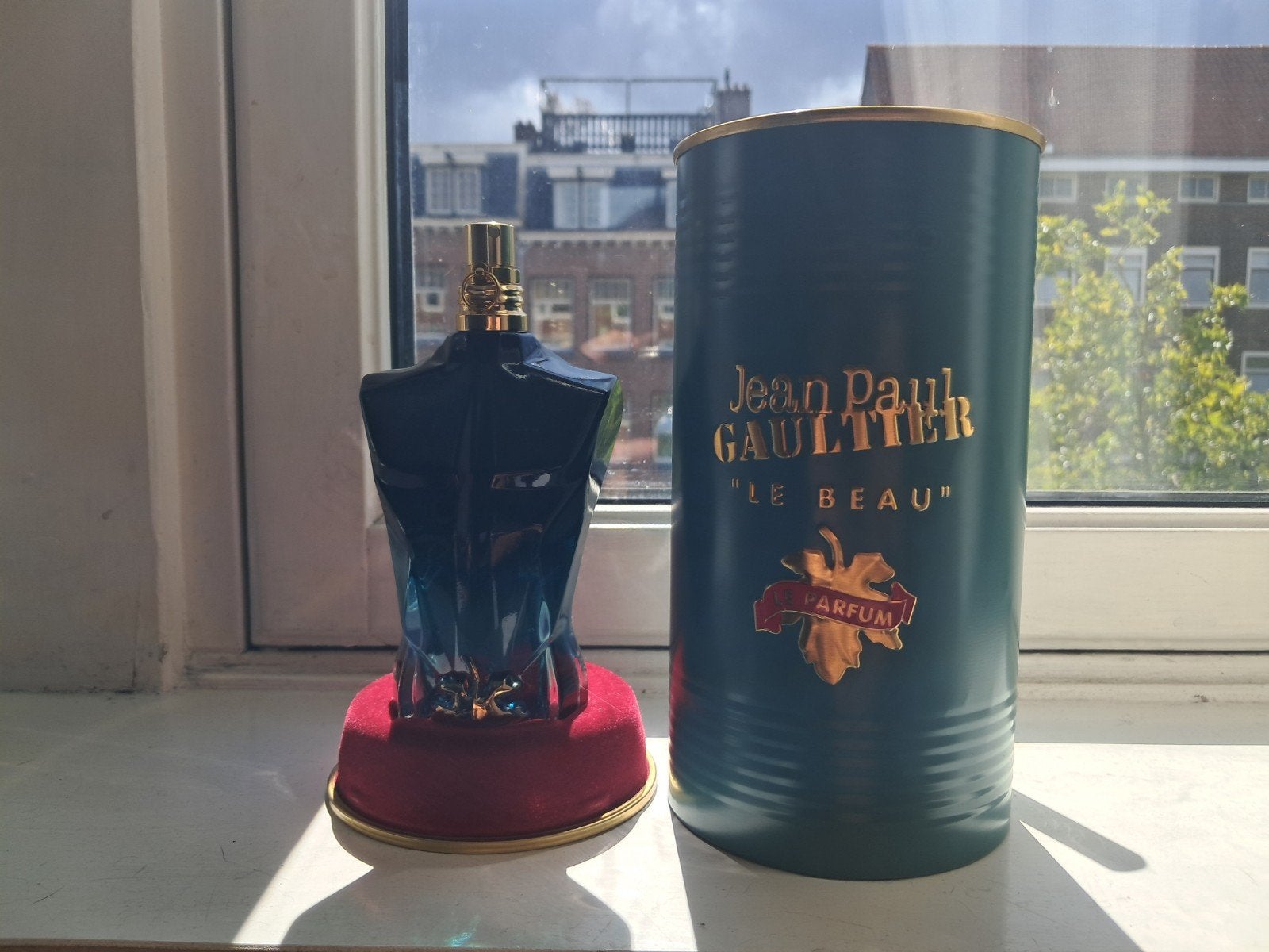 Jean Paul Gaultier Le Beau Le Parfum, Sieraden, Tassen en Uiterlijk, Uiterlijk | Parfum, Ophalen of Verzenden, Zo goed als nieuw