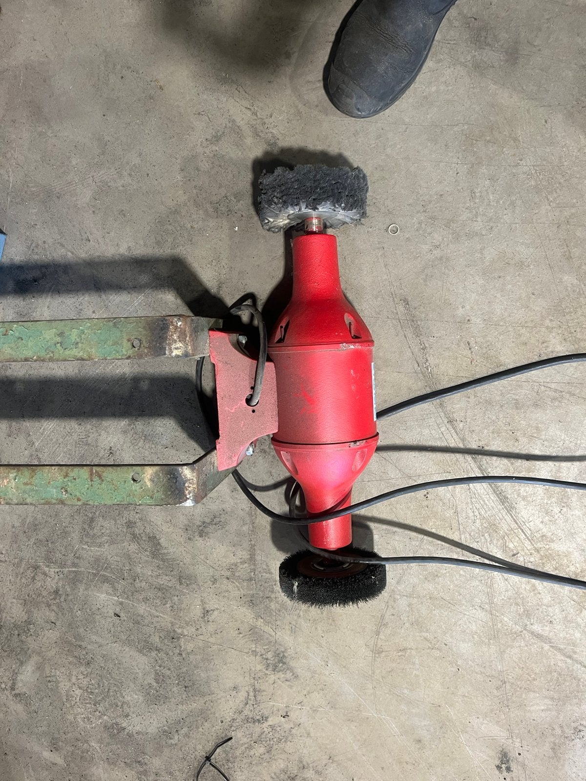 Polijs borstel machine, Ophalen, Zo goed als nieuw, Minder dan 700 watt, Werkbankslijpmachine