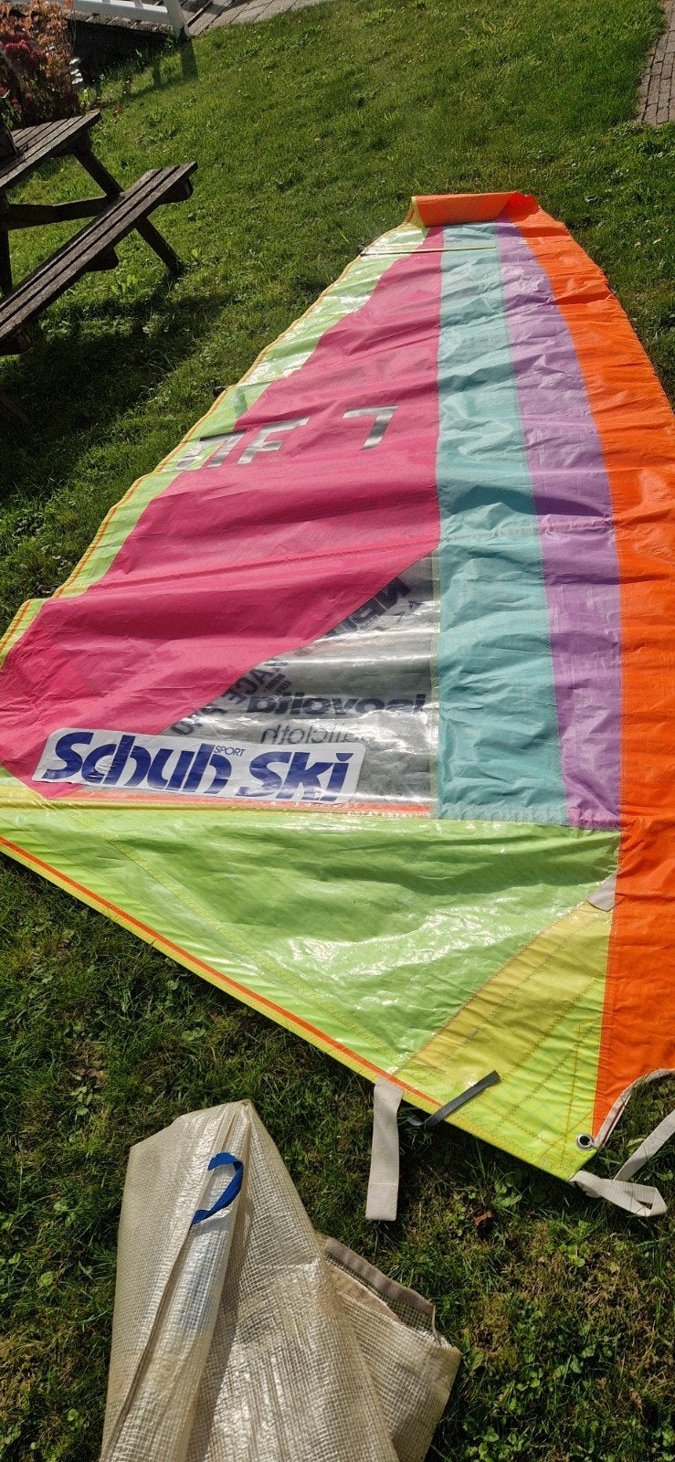 Foto 4 van BIC veloce surfplank,  137 liter  298   Neilpryde zeil,
