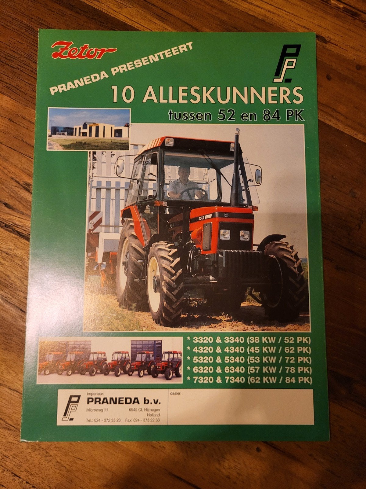 tractor folder Zetor 10 alleskunners, Boeken, Ophalen of Verzenden, Zo goed als nieuw