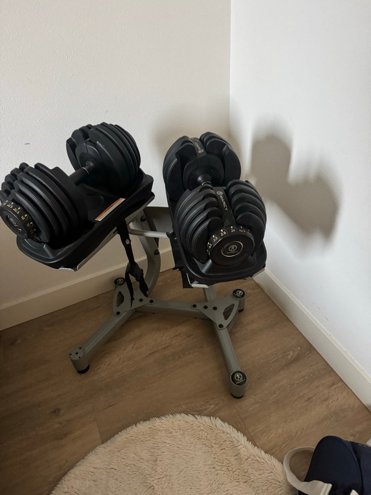Marcy Verstelbare Dumbbellset 2-24 kg met standaard, Sport en Fitness, Ophalen, Zo goed als nieuw, Armen, Dumbbell