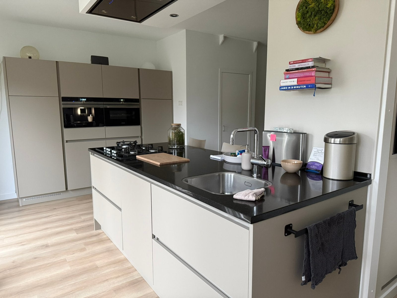 Keuken met kookeiland en hoge kastenwand, Ophalen, Gebruikt, Overige kleuren, Overige typen