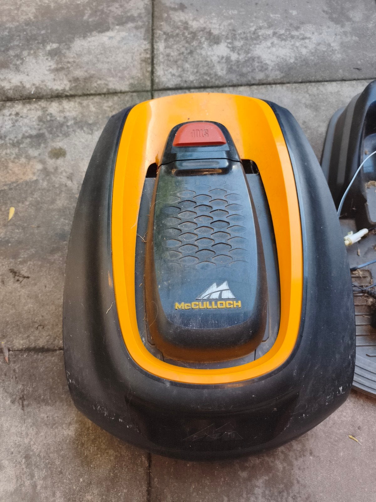 McCulloch Rob R600 Robotmaaier - Gebruikt, Ophalen, Cirkelmaaier, Gebruikt, Accu-grasmaaier