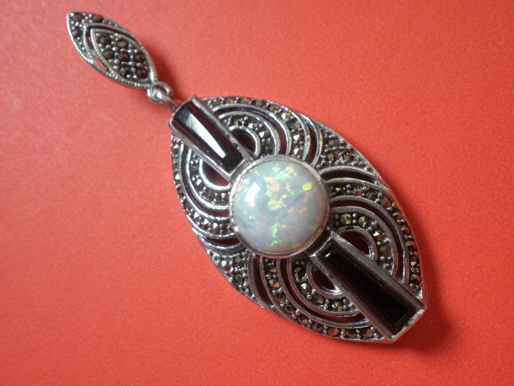 Prachtige Lange Zilveren Art Deco Hanger met Opaal en Zwar, Verzenden, Zilver, Hanger, Met edelsteen