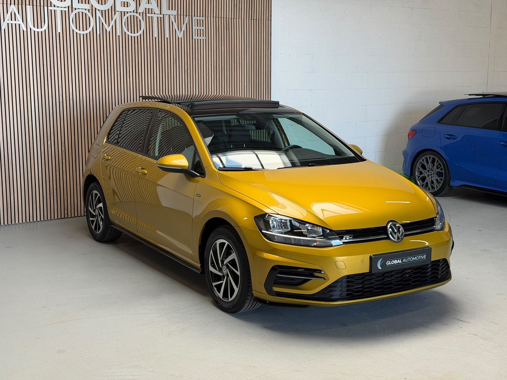 Volkswagen Golf 1.0 TSI R Line Join - PANORAMDAK - VIRTUAL -, Auto's, Dealer onderhouden, Stof, Gebruikt, Zwart