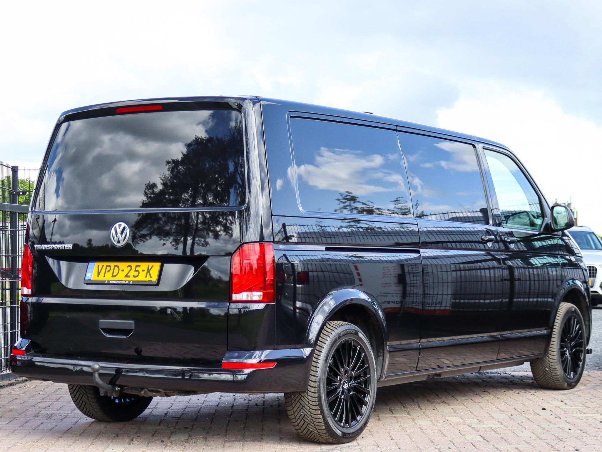 Volkswagen Transporter 2.0 TDI L2H1 110PK, App Connect, Crui, Voorwielaandrijving, 1849 kg, Stof, Gebruikt