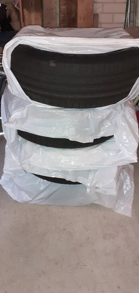 autobanden splinternieuw, Auto-onderdelen, Banden en Velgen, Ophalen, 18 inch, Nieuw, 235 mm