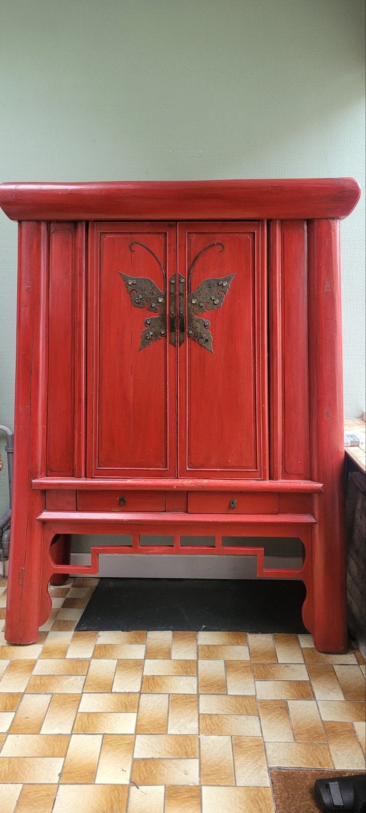 Antieke Chinese kast met vlindersluiting, Antiek en Kunst, Ophalen