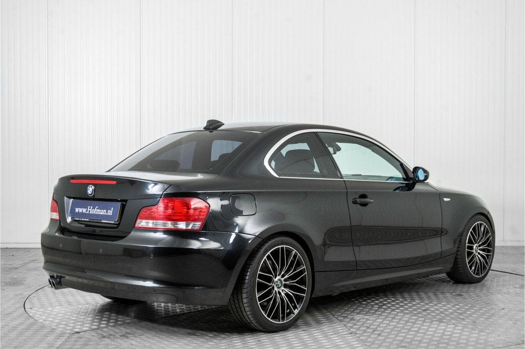 BMW 125i Coupe High Executive Automaat (bj 2008), Auto's, Achterwielaandrijving, Gebruikt, 700 kg, 4 stoelen