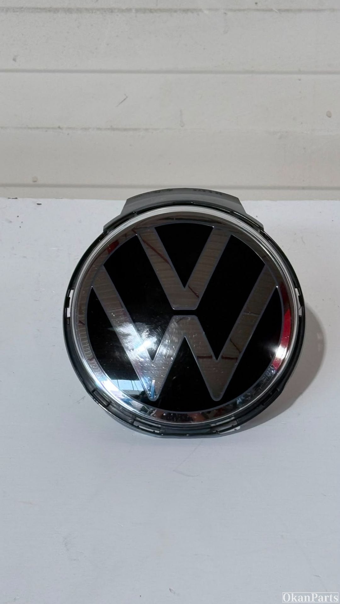 Volkswagen Golf 8 Embleem Logo 5H0941600, Gebruikt, Volkswagen AG, Berliner Ring 2
38440  Wolfsburg, DE, Volkswagen
