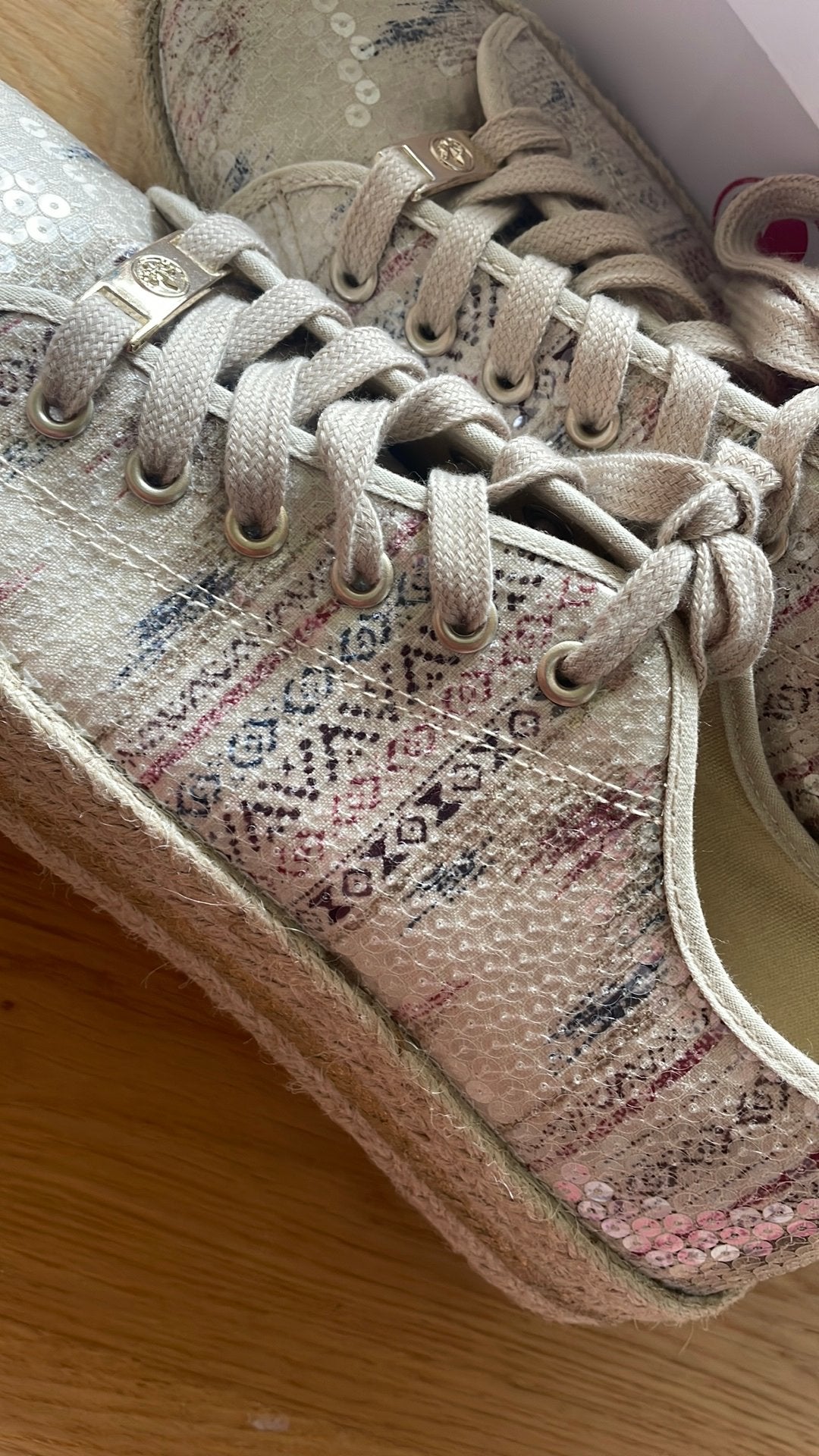 GLOED NIEUW, RIEKER LEUKE APARTE SCHOENEN MAAT 41, Beige, Nieuw, Ophalen of Verzenden, Sneakers of Gympen