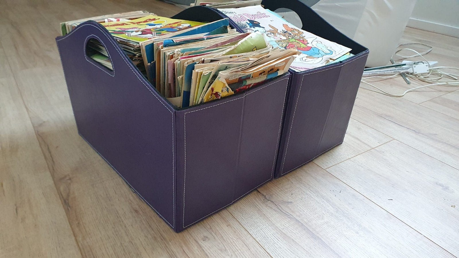 2 dozen met  Donald ducks., Meerdere stripboeken, Ophalen, Gelezen