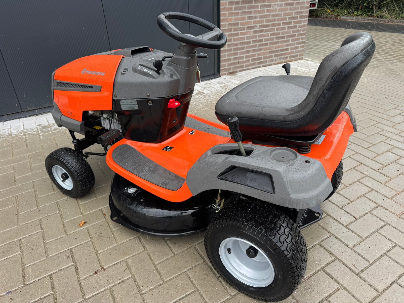 Husqvarna LT126 weinig gebruikt, Ophalen, Zo goed als nieuw