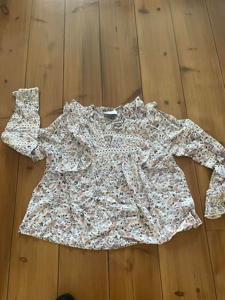 Leuke beigelila blouse Neo Noir, maat 44, Kleding | Dames, Blouses en Tunieken, Ophalen of Verzenden, Zo goed als nieuw, Maat 42/44 (L)