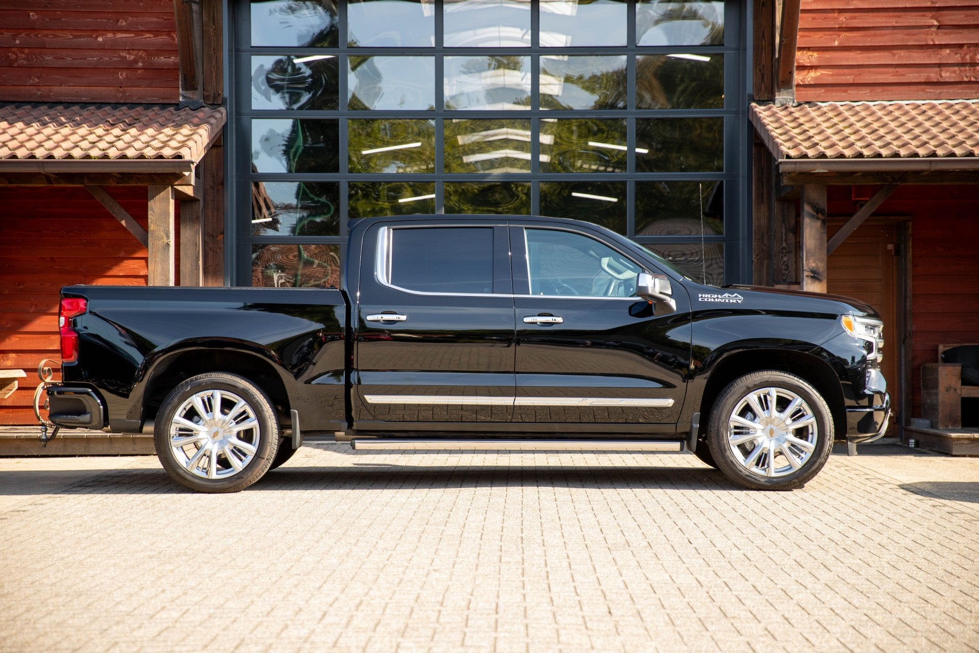 Chevrolet Silverado 1500 High Country (bj 2023), Auto's, Gebruikt, Chevrolet, 426 pk, Zwart