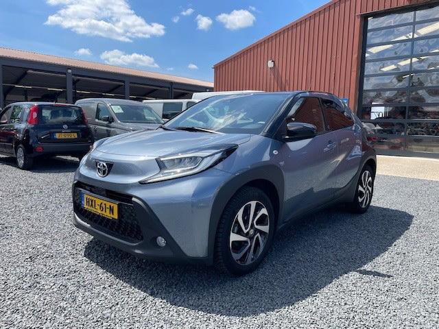 Toyota Aygo X 1.0 VVT-I PULSE PREMIUM AUTOMAAT CAMERA PDC, 12 maanden, Gebruikt, 4 stoelen, Emergency brake assist