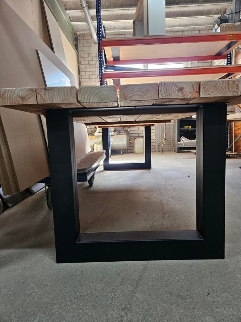 Showroom Douglas tafel 300x100 met U-poten - Onbehandeld, Huis en Inrichting, Tafels | Eettafels, Overige houtsoorten, 200 cm of meer