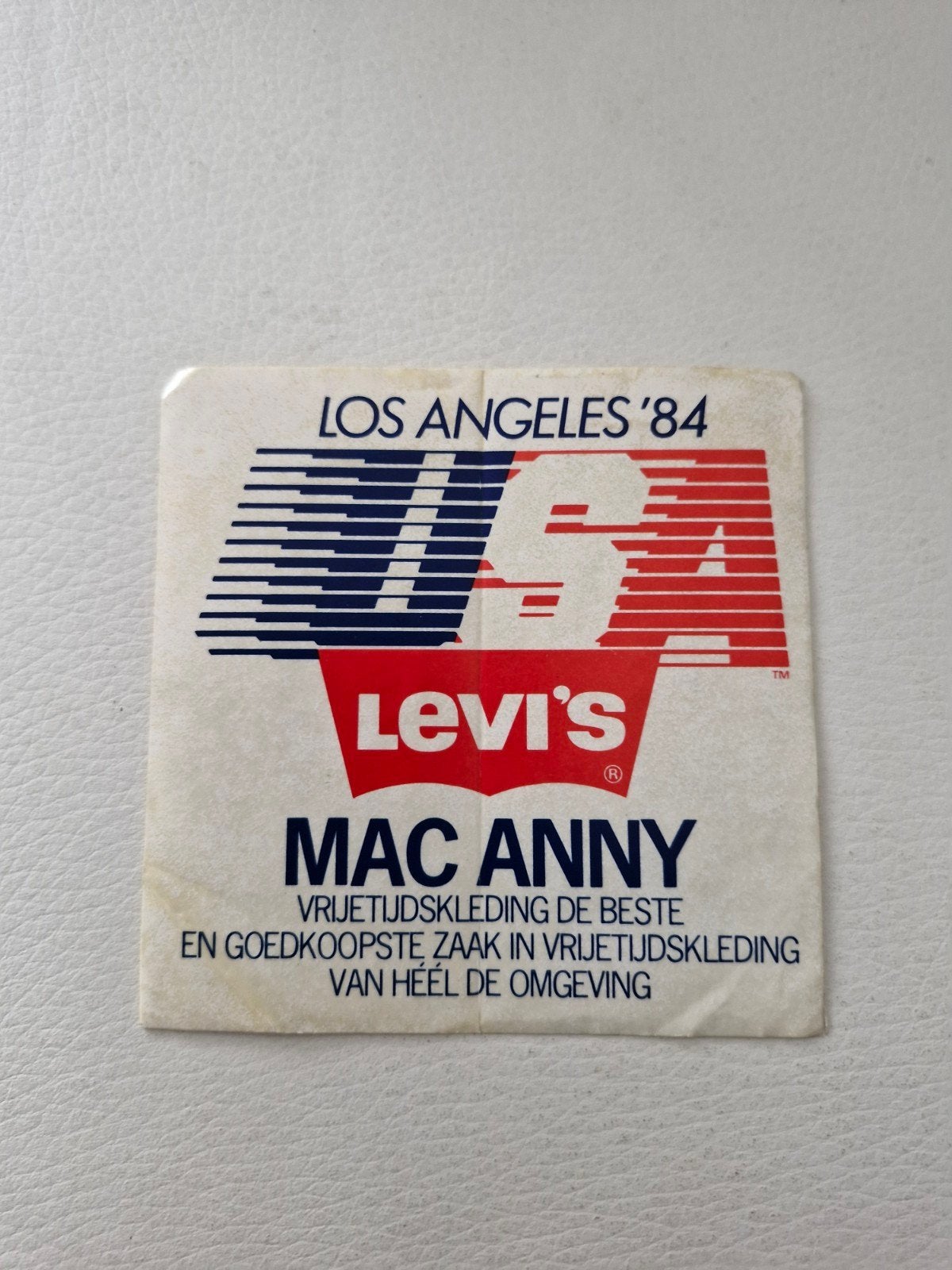 12113 Vintage Levi's Los Angeles '84 USA Sticker Mac Anny, Verzamelen, Ophalen of Verzenden, Gebruikt, Overige typen