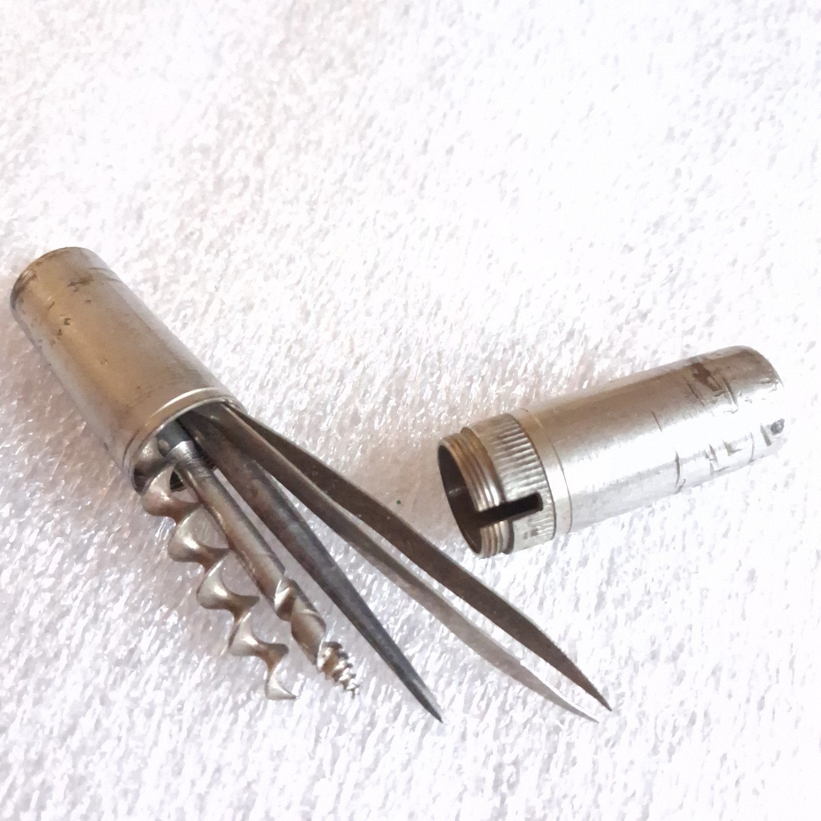 Oude Koker met Kurkentrekker Boor Priem Pincet, Verzenden