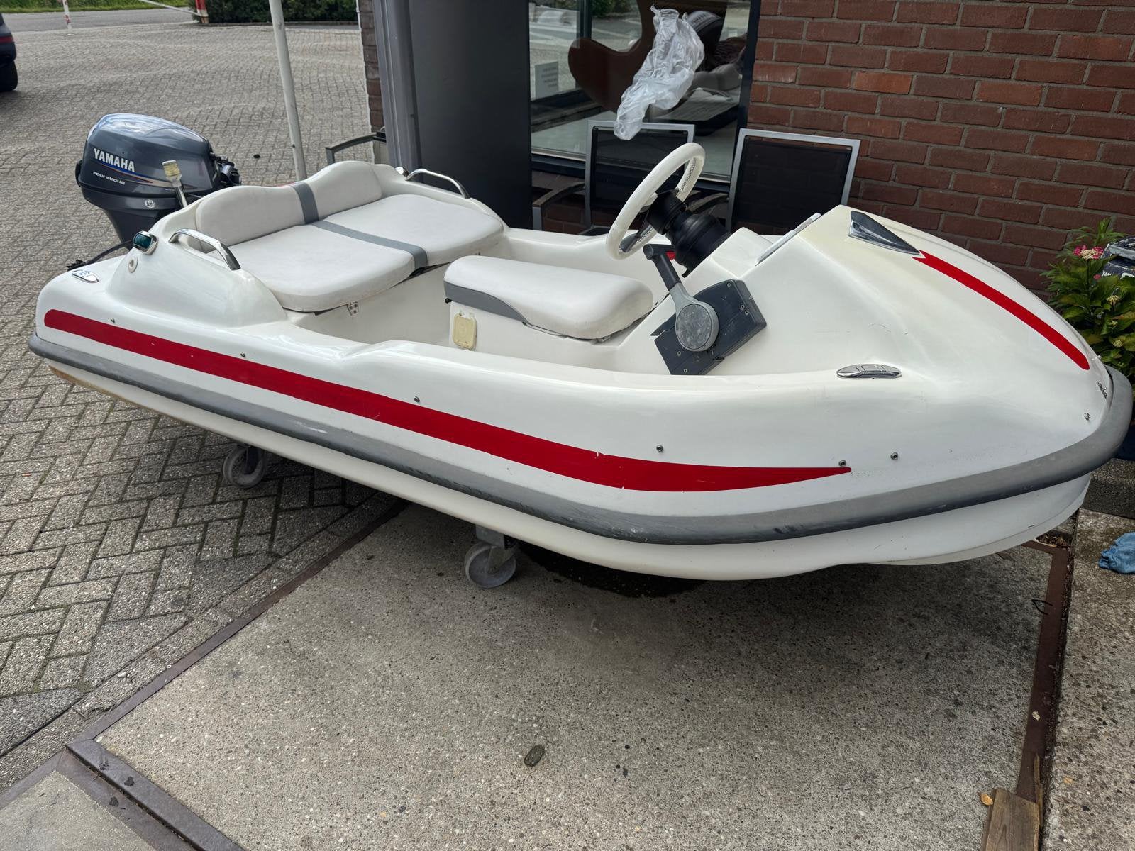 Surmarine 320, Ophalen, Tot 10 pk, Viertaktmotor, 6 pk