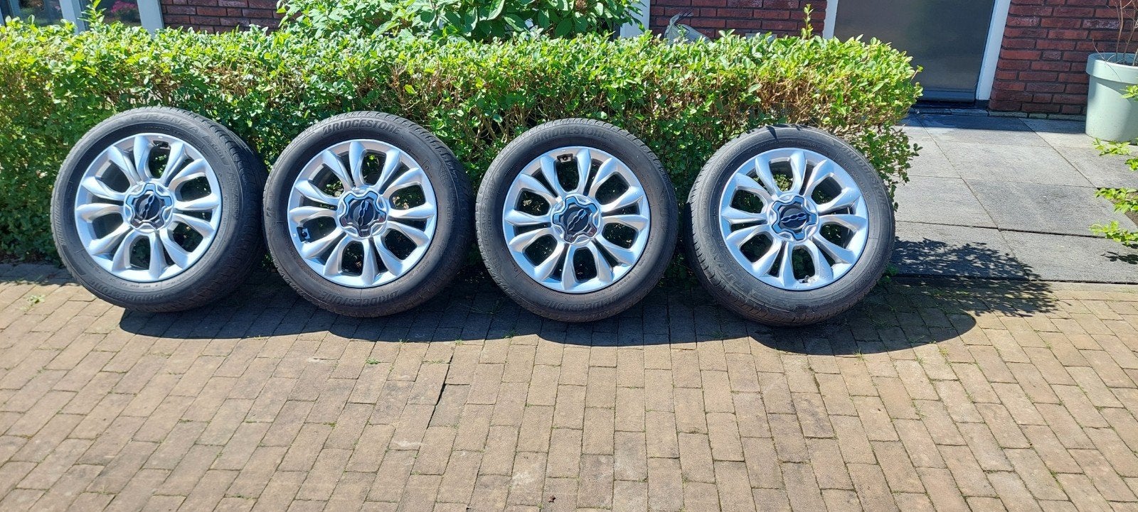 Originele Fiat 500X velgen met zomerbanden 215/55R17, Auto-onderdelen, Banden en Velgen, Ophalen, Banden en Velgen, 17 inch, Personenwagen