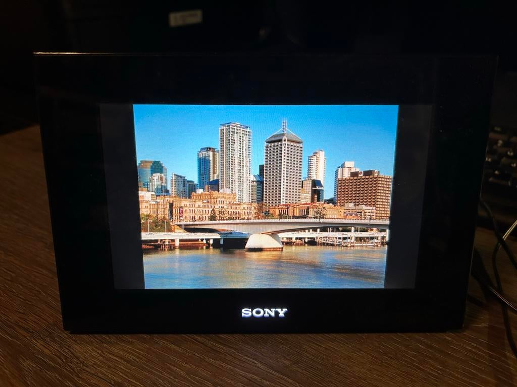 Sony Digitale Fotolijst, Ophalen, Gebruikt, Minder dan 1 GB, Afstandsbediening
