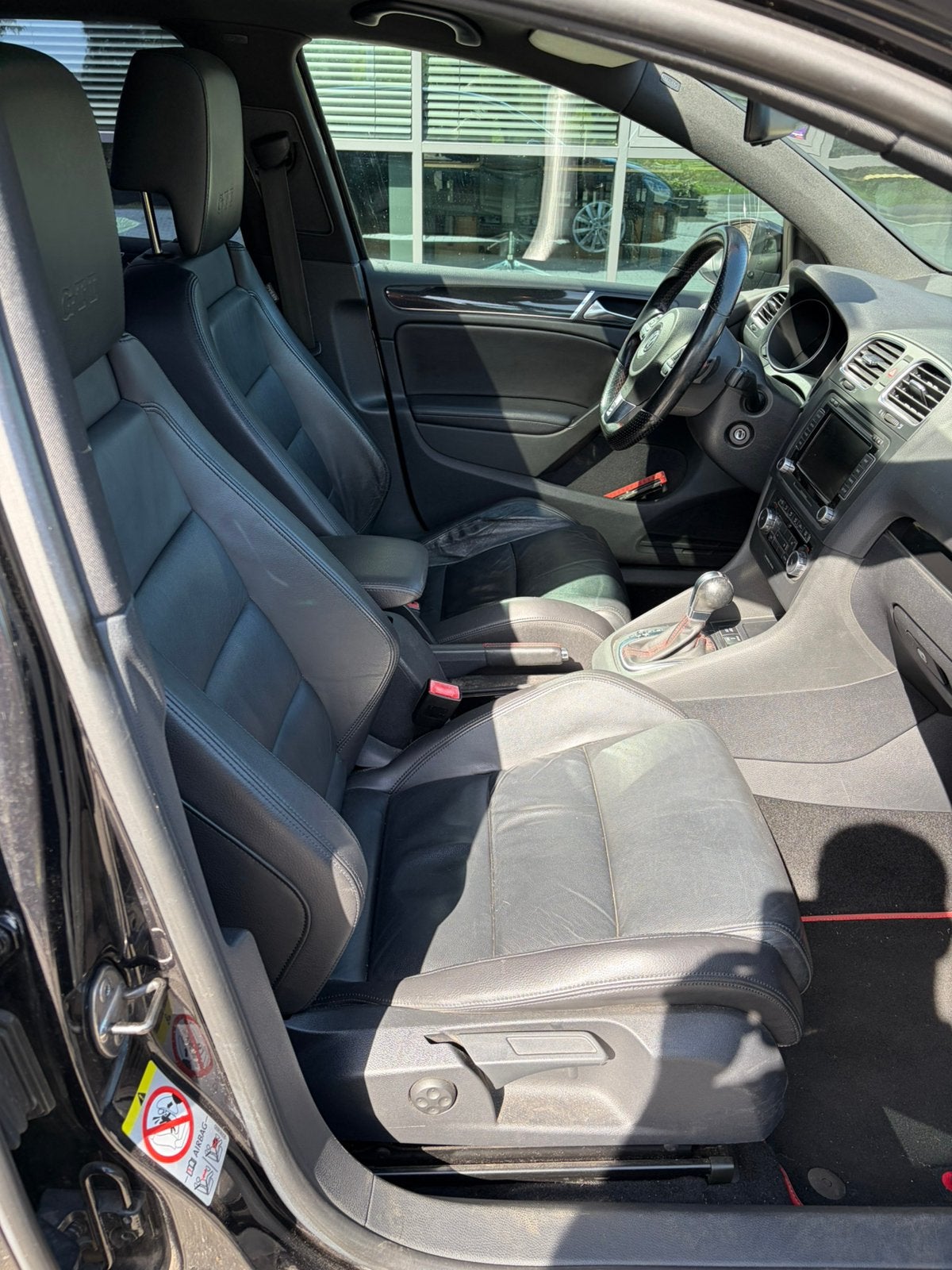 Foto 9 van Volkswagen Golf 2.0 GTI 155KW DSG 2010 Zwart PANO